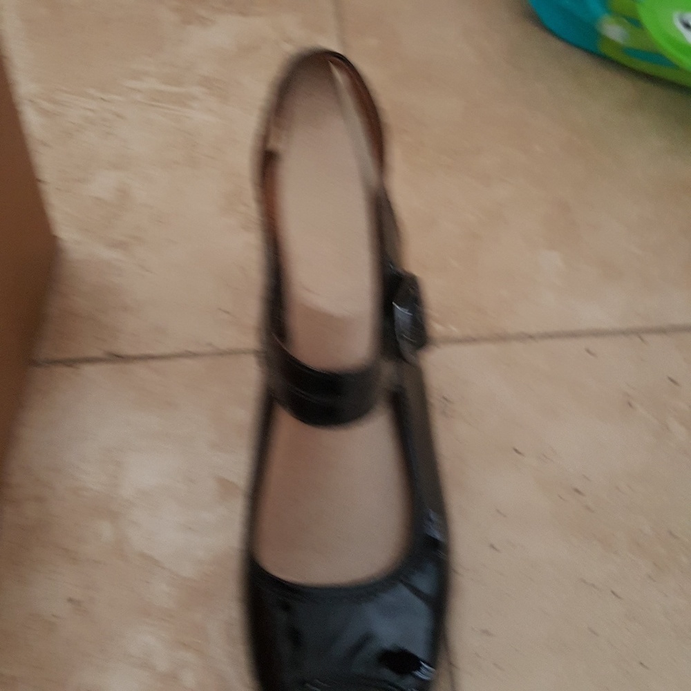 New Clarks shoes - Picture 4 of 7